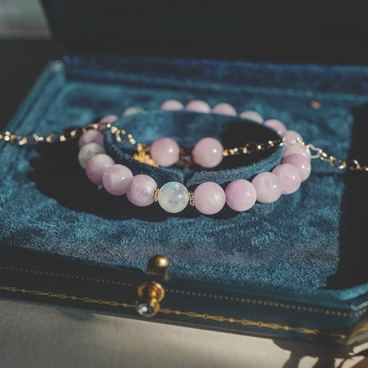 Whispers of Lavender: A Mystical and Healing Bracelet